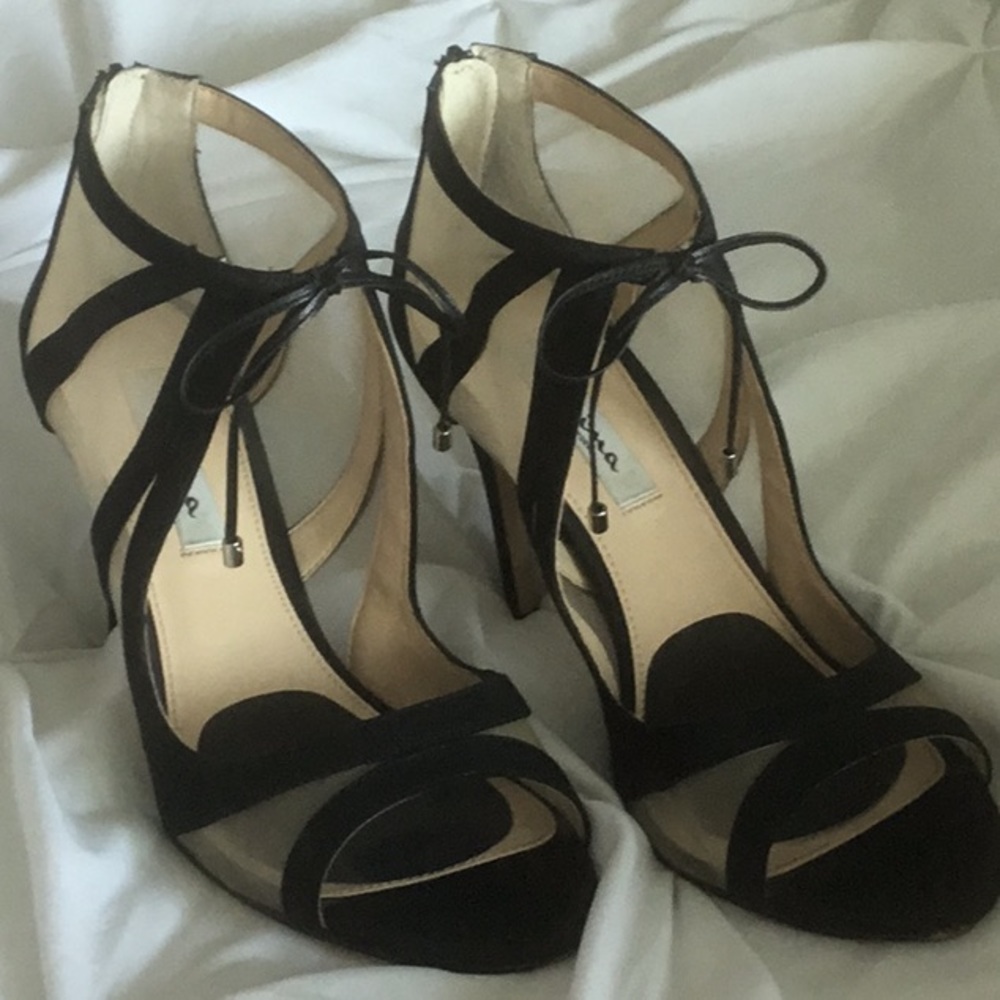 Pair of Nina heels worn once